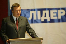 Янукович зізнався, що в нього трапляються помилки. Не тільки граматичні