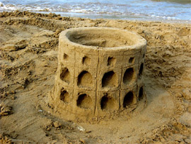 На італійських курортах заборонено будувати замки з піску, годувати голубів і пірнати