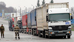 Уряд призупинив транзит російських фур через територію України
