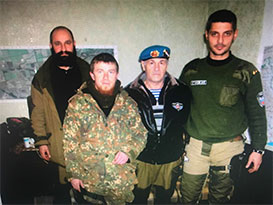 Полковник Гратов і відомі бойовики( фото, вилучене прикордонниками)