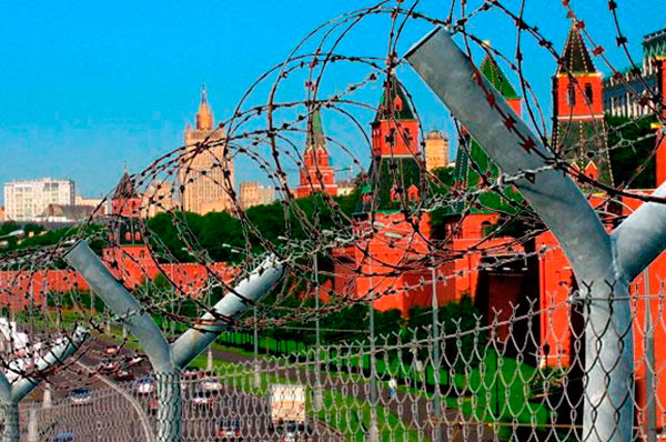 Політв’язні Кремля. Захоплених українських моряків перевозять до СІЗО Москви