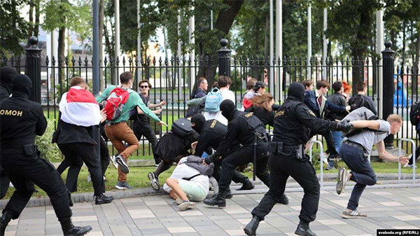 У Мінську під час висвітлення студентського протесту затримали кількох журналістів