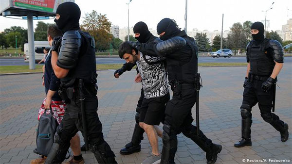 У Білорусі - міліцейська вакханалія: закону просто не існує у буцегарні хапають усіх, навіть випадкових перехожих