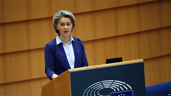 Урсула фон дер Ляєн у Європейському парламенті 10 лютого 2021 р.