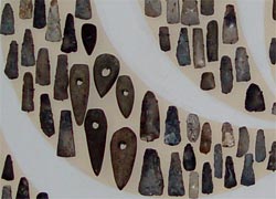 Крем'яні і кам'яні знаряддя поселенців кам’яного віку