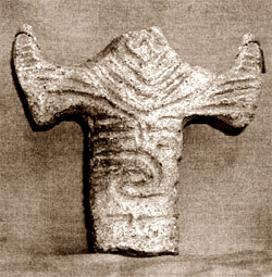 Знахідка з розкопок В. Даниленка, що датується V тис. до н.е. - поселення Сокільці-Поліжок