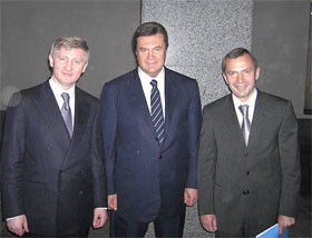 Олігархи проти Януковича, або Диверсифікація політичних ризиків