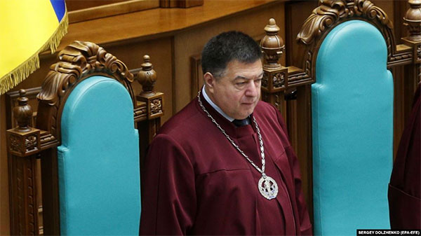Президент Зеленський відсторонив голову Конституційного суду. Як реагують міжнародні експерти