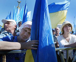 Вибори по-окраїнські. Регіонали хотіли перетворити виступ Президента на свою рекламу.