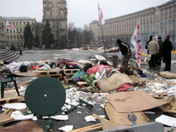 СБУ і МВС вже допитують водіїв, які возили хуліганів