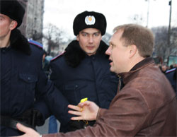 Луценко закликав своїх колишніх підлеглих не виконувати злочинних наказів