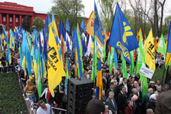 Опозиція закликає громадян святкувати біля пам’ятника Тарасу Шевченку