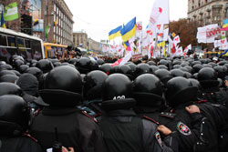 Новий очільник МВС не зміг пояснити нардепам, чому міліція вибірково ставиться до демонстрантів