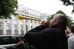 Ніхто не відступить. Колотнеча навколо мовного закону триватиме