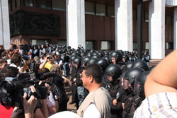 У МВС кажуть, що не мають наміру зачищати мітингувальників