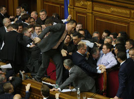 Парламент розблоковано. Через півгодини сталася бійка [відео]