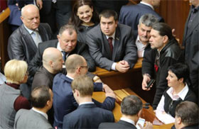 Опозиція заблокувала парламент