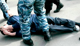 Amnesty International: в Україні продовжують катувати в`язнів і порушують права біженців Amnesty International: в Україні продовжують катувати в`язнів і порушують права біженців