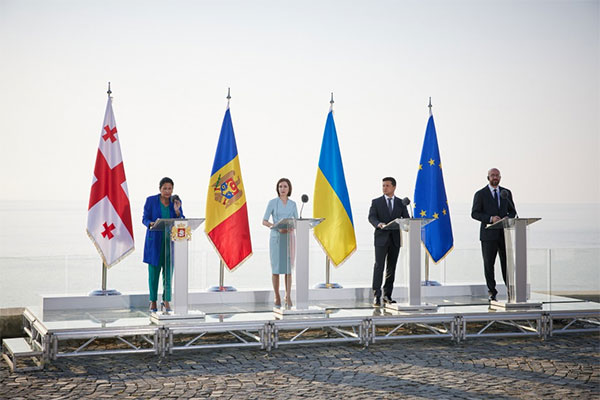 Україна, Молдова і Грузія зміцнюватимуть співпрацю для вступу до ЄС