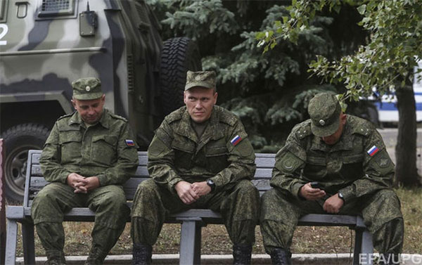 Російські офіцери, які керують підрозділами АК 8-ї армії, попалися на крадіжці грошей в солдат