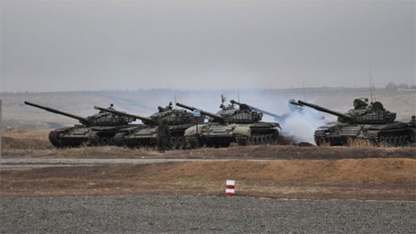 У Росії відбуваються навчання за участю тисяч танків