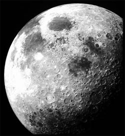 Фото темної (невидимої) сторони Місяця, зроблене астронавтами місії Аполон 12 (фото - NASA/JPL Caltech)