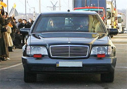 Президент України Віктор Ющенко за кермом службового автомобіля
